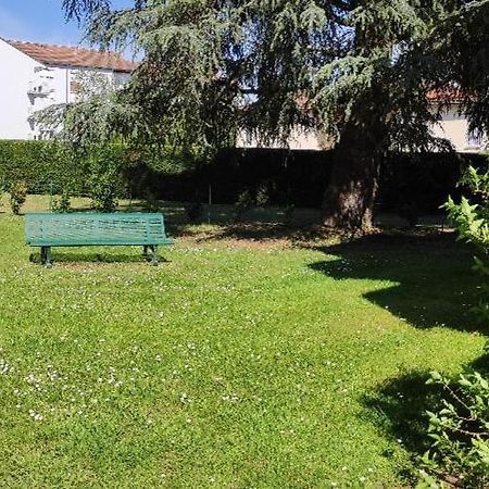 Studio Au Calme Peronnas Zewnętrze zdjęcie